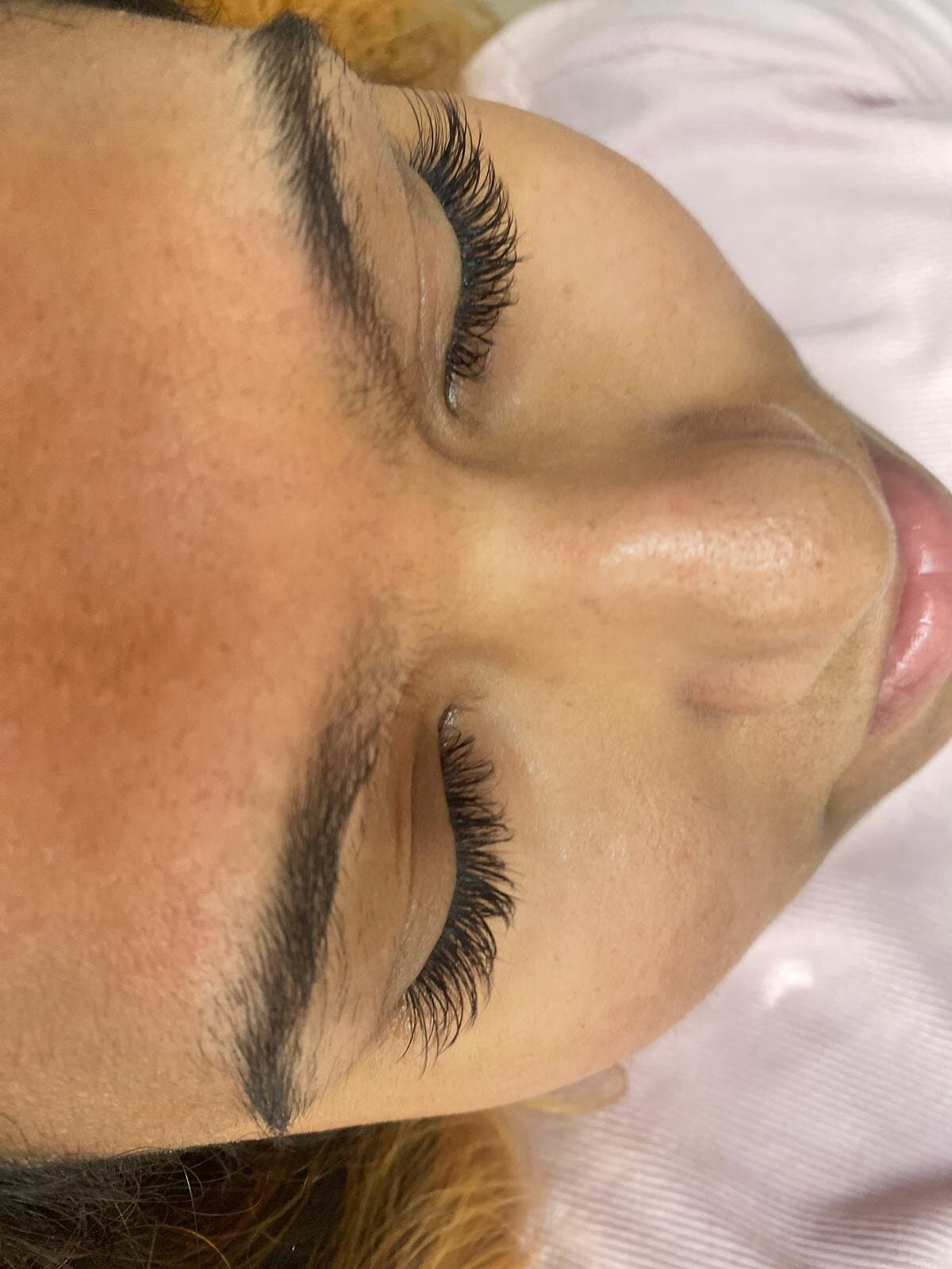 Dramatic lash extensions, side profile